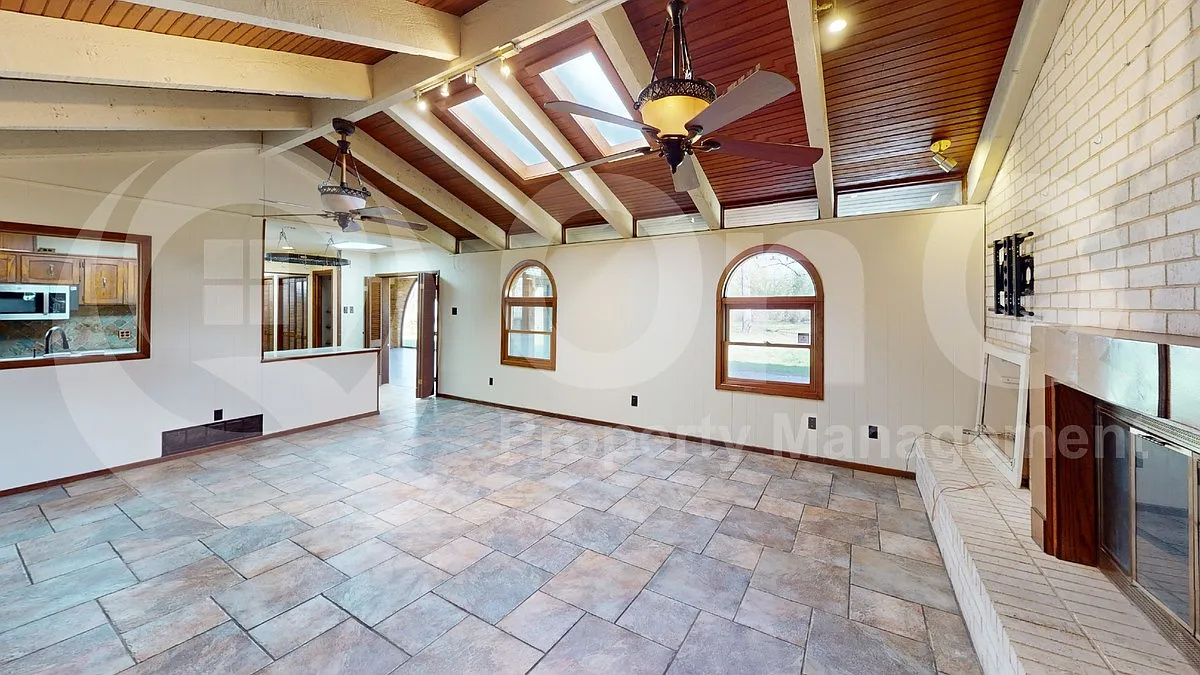 Building Photo - 3309 Hollow Creek Rd