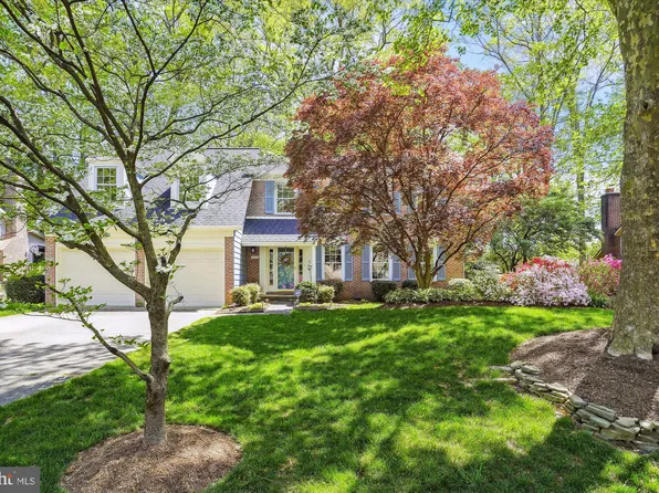 10137 Red Spruce Rd, Fairfax, VA 22032