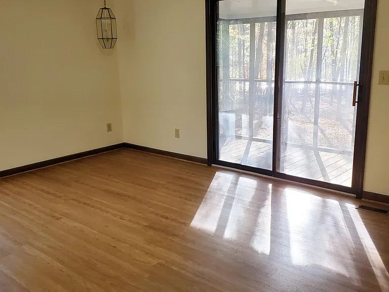233 Linda Ln — Photo 17