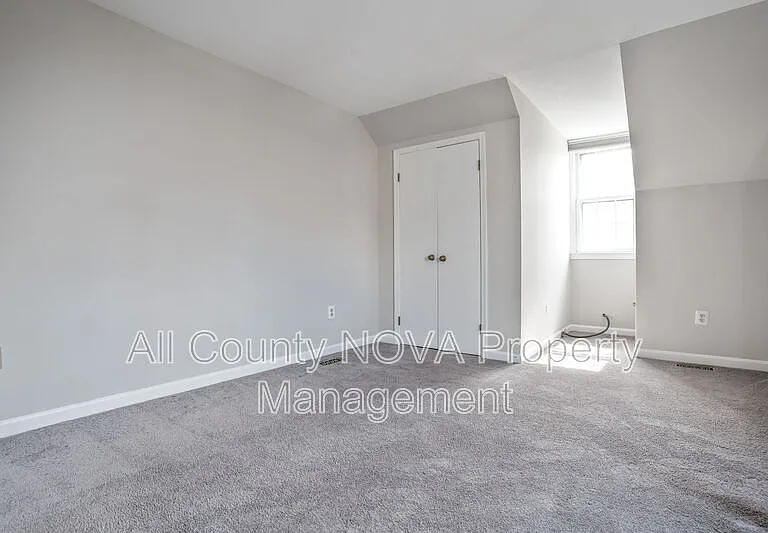 1203 Michigan Ct — Photo 24