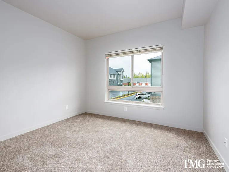 Market Village Apartments — Photo 6