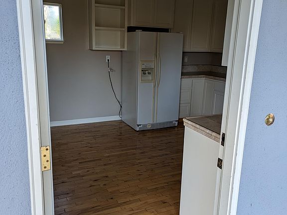 3rd image of 422 Alta Ave