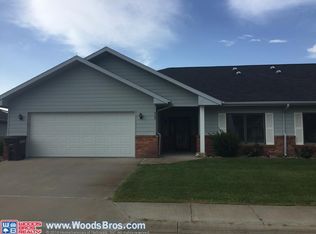424 S Woodland Dr, Grand Island, NE 68801