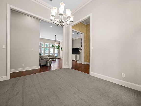4th image of 16211 Cumberland Way