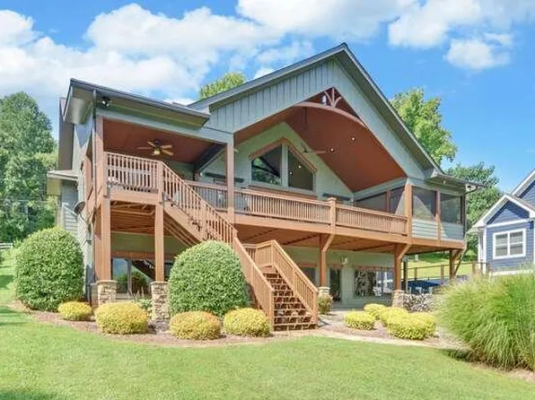 577 Beech Cove Dr, Hiawassee, GA 30546
