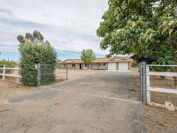 4th image of 35710 Avenue 15