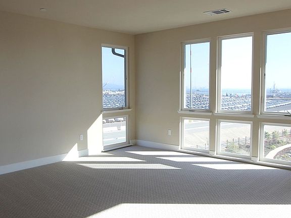 Waterline QMI 902 Primary Bedroom