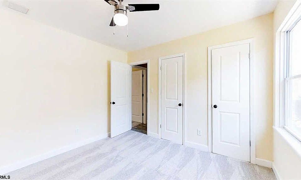 1st image of 4061 Tremont Ave