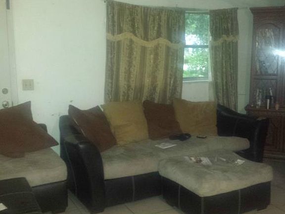 4th image of 105 N Lancelot Ave
