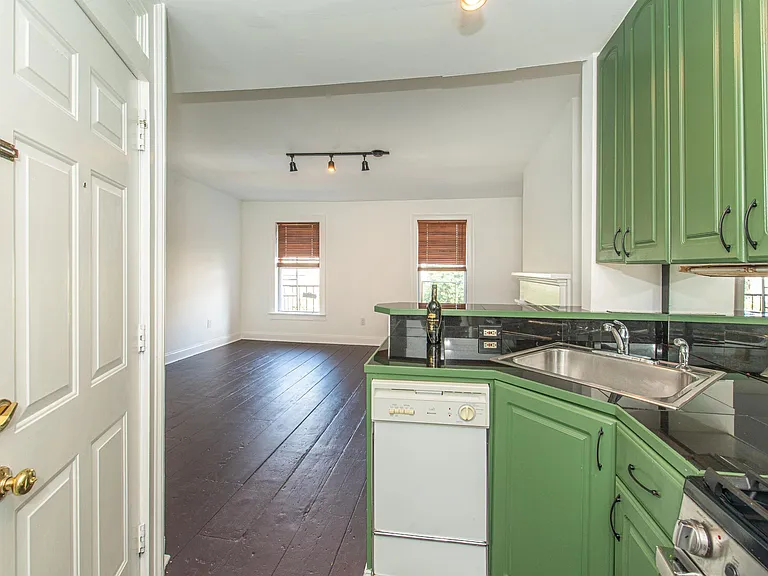 146 Sussex St #3 — Photo 11