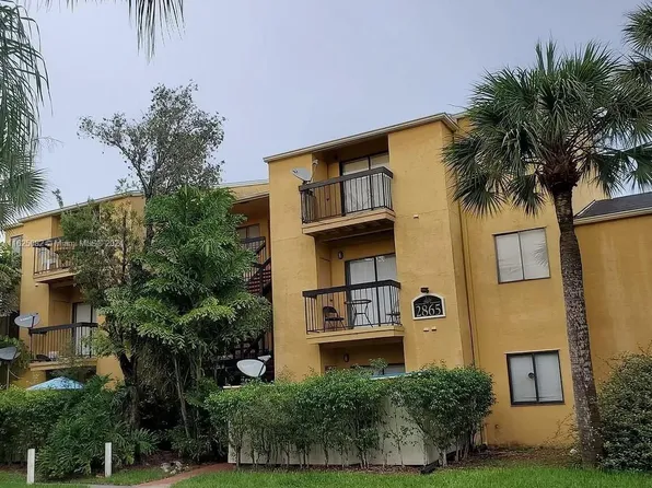 2865 Winkler Ave APT 406, Fort Myers, FL 33916