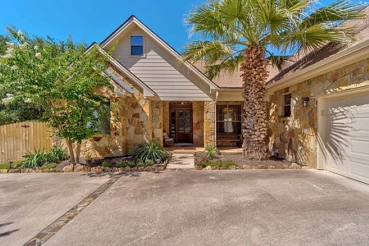 1st image of 406 Woodland Park Dr