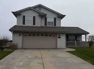 307 Marsh Hawk Dr, Le Roy, IL 61752