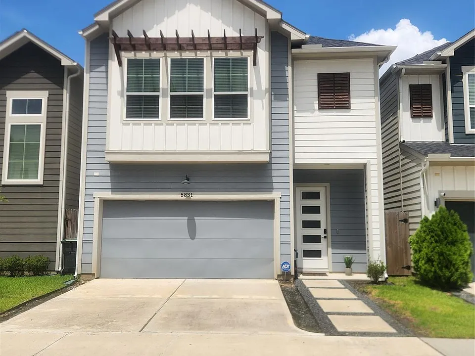 5831 Highland Sky Ln