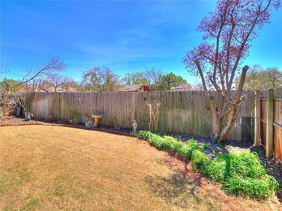 3rd image of 4332 Foxglove Ln