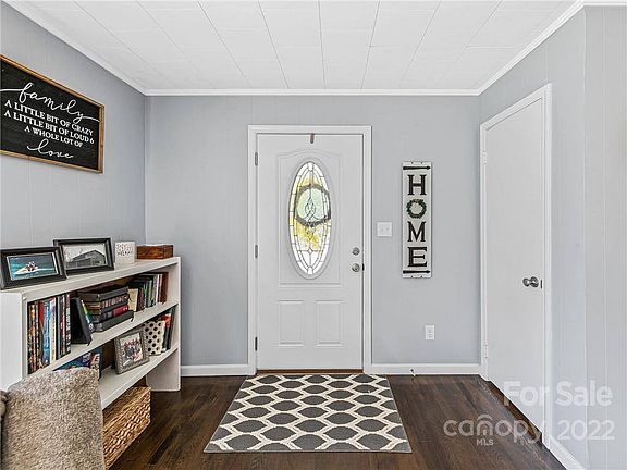 5th image of 271 King Cir