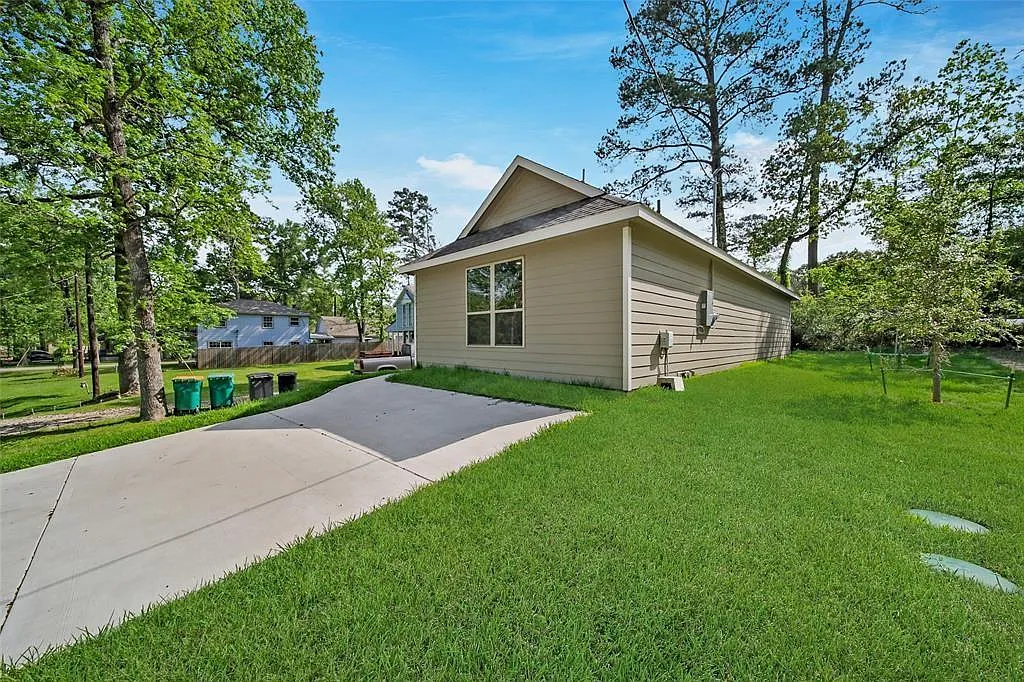 3 bed, 2.0 bath, 1000 sqft, $1,500 — Photo 1