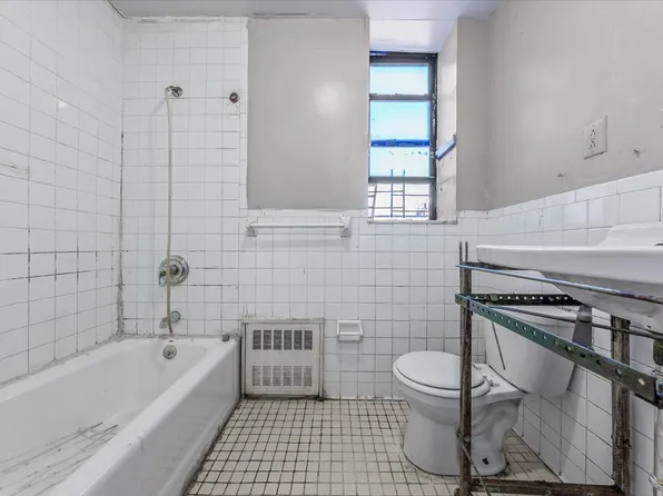 1290 Lafayette Avenue 5F image 10 of 11