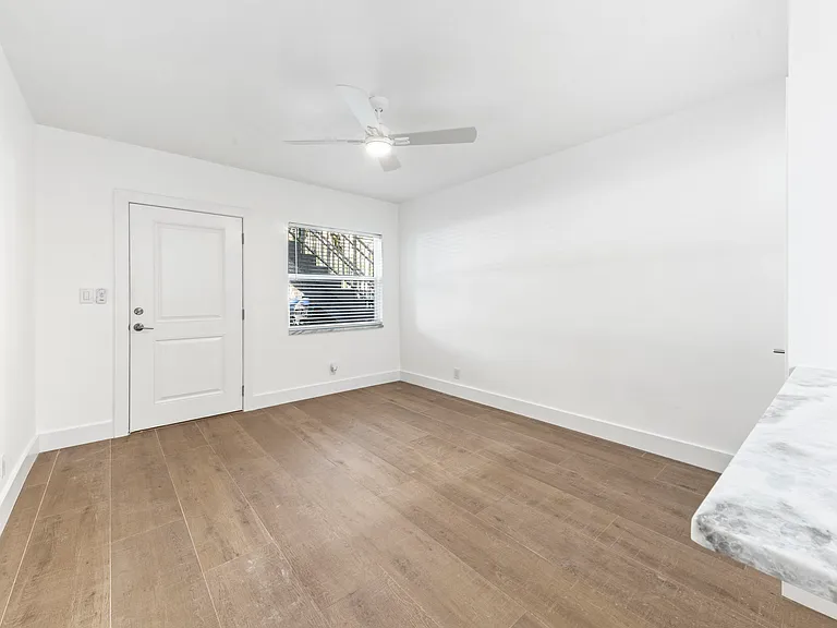 530 S Federal Hwy #9 — Photo 5