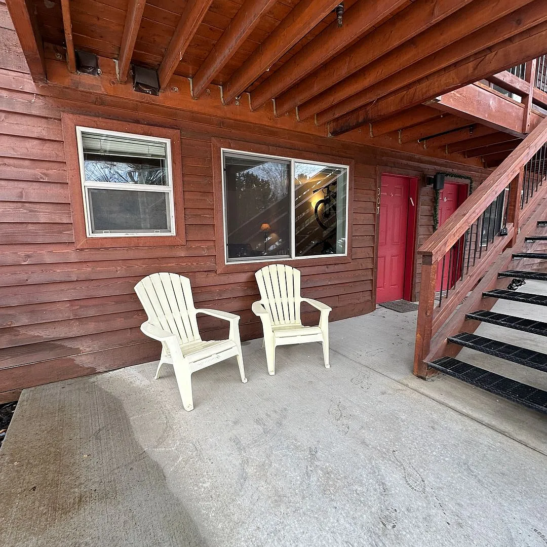 Lease Pending - Furnished Studio Apartment in Victor, ID - Flexible Lease Terms — Photo 2