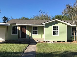 1704 E Polk Ave, Victoria, TX 77901
