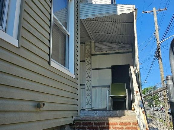 2nd image of 292 Governor St