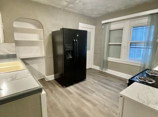 14 Ledyard St, Springfield, MA 01104