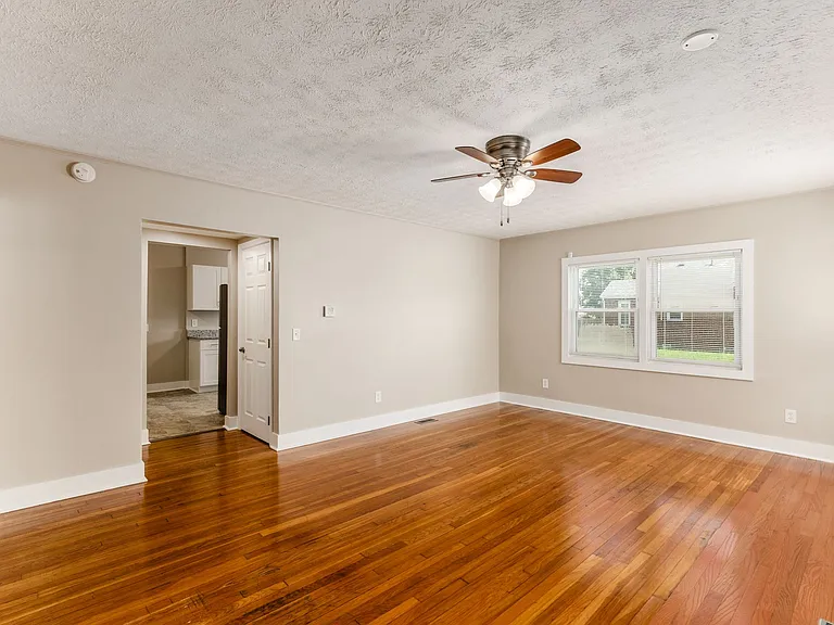 2215 Dresden St — Photo 3