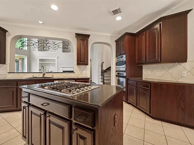 8110 Clearwater Xing — Photo 13