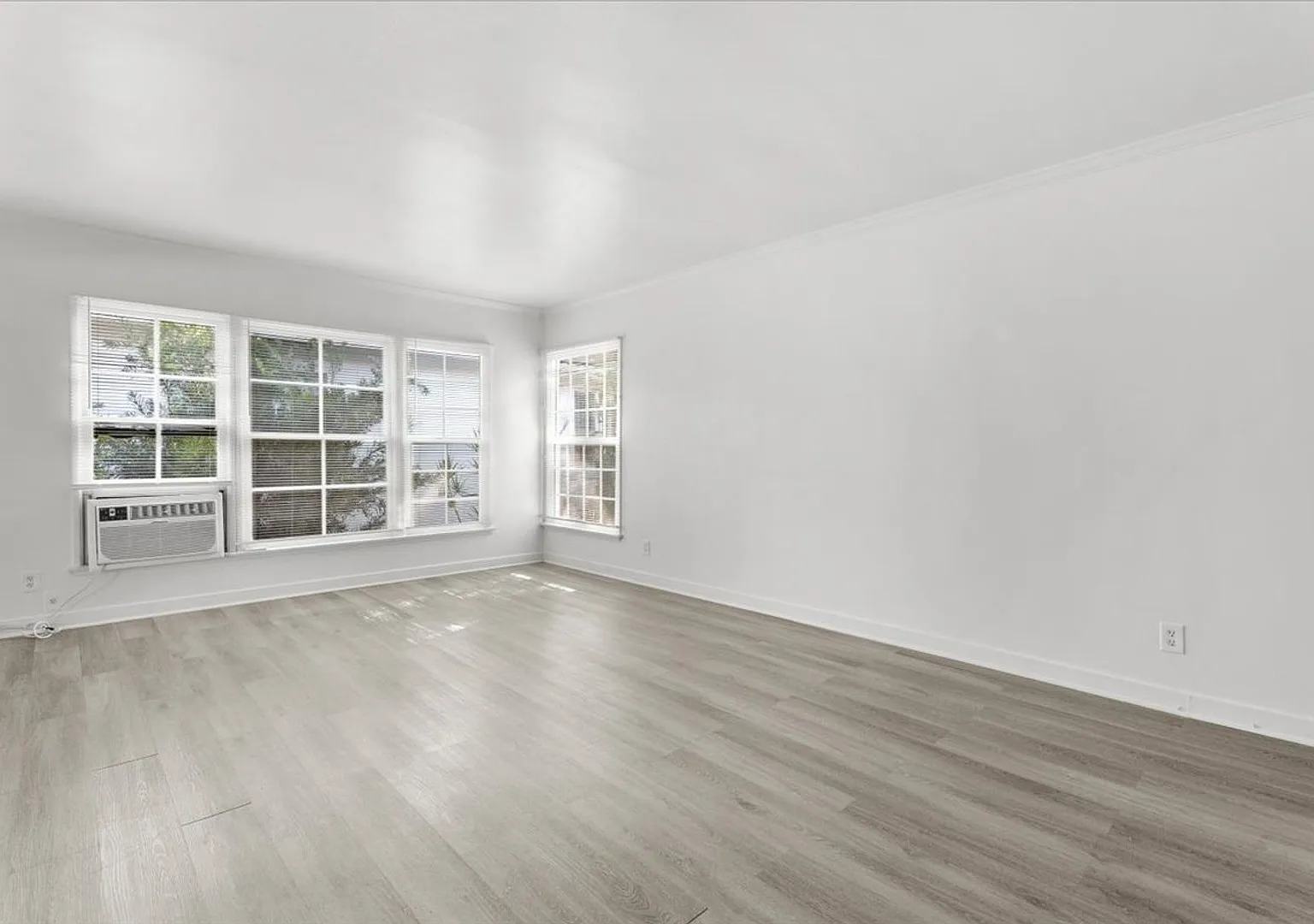 5306 Radford (#553) — Photo 2
