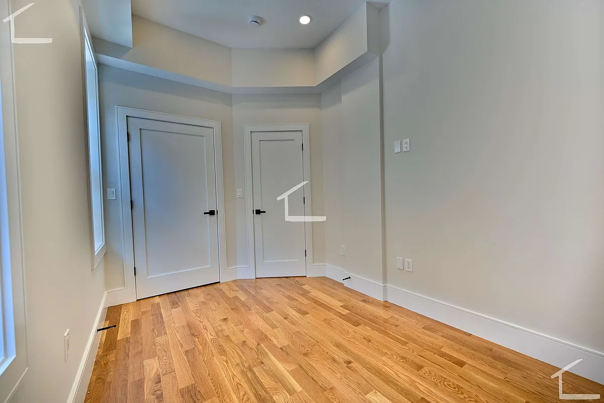 Building Photo - 16 Winchester St #1A