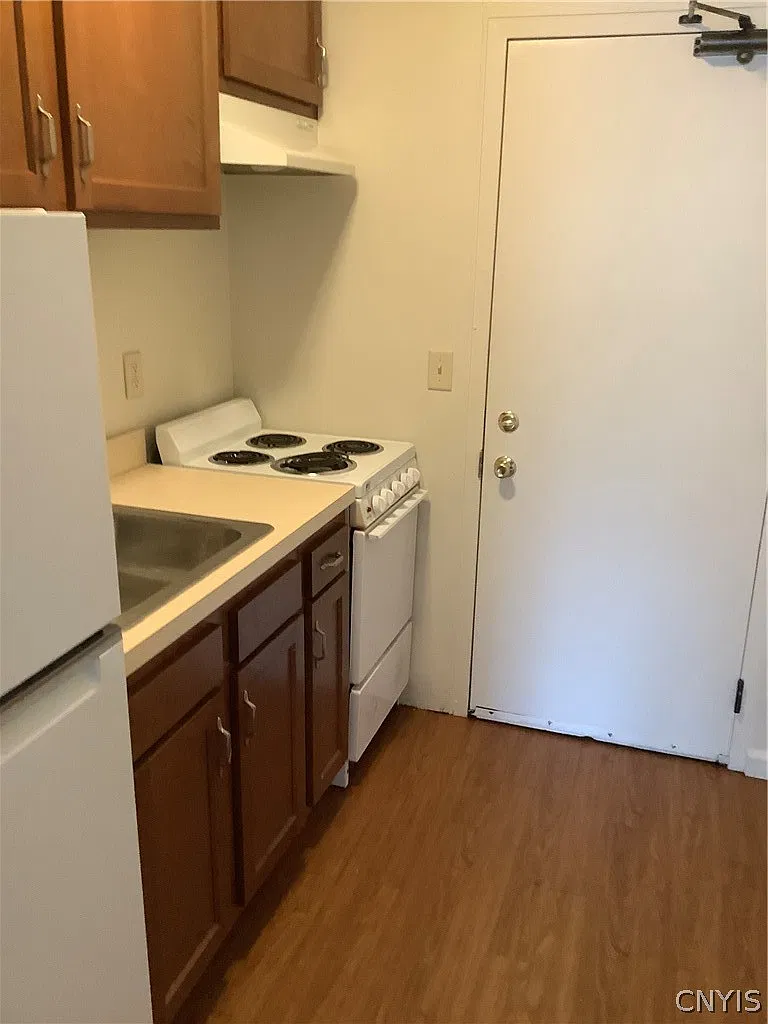 Studio, 1.0 bath, 7712 sqft, $900 — Photo 2