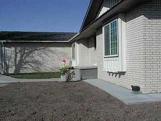 2nd image of 104 Pinehurst St