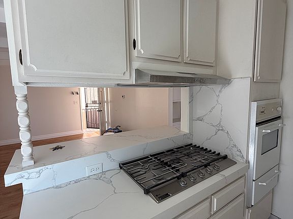 5th image of 130 Rosecrans Pl