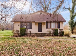 7261 Holliday Dr, Kansas City, KS 66106