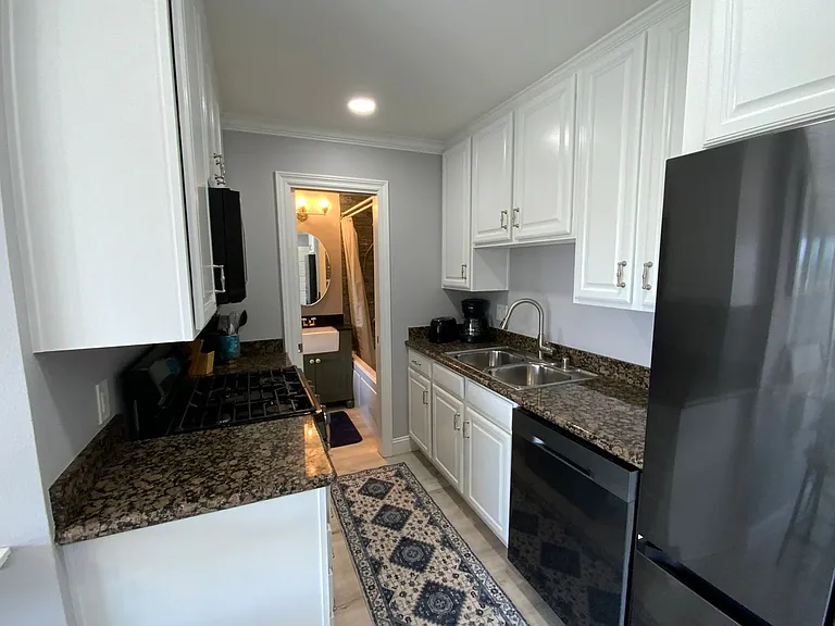 1365 Seacoast Dr #B — Photo 8