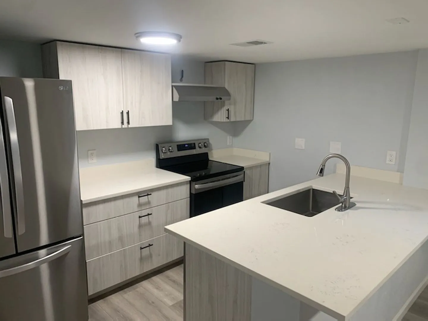 Beautifully Renovated 2 bedroom in Aurora- Near Stanley Marketplace! **Special** — Photo 2