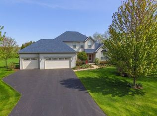 3374 Carbineer Dr, Belvidere, IL 61008