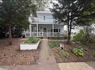 404 N Main St, Fairfield, IA 52556