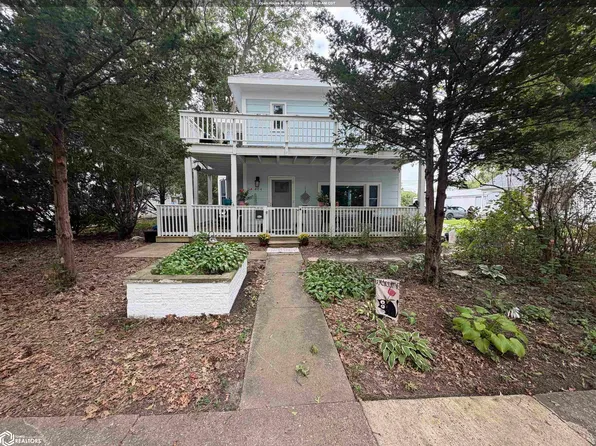 404 N Main St, Fairfield, IA 52556