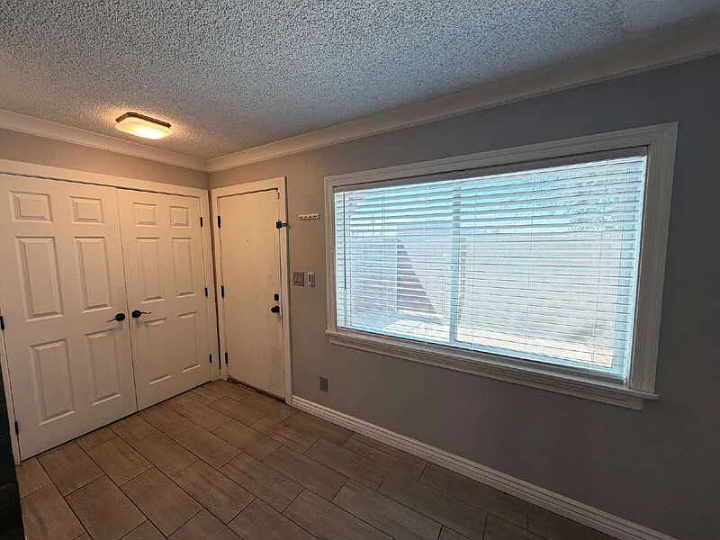 2 bed, 1.0 bath, 976 sqft, $1,350 — Photo 3