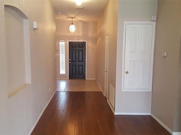 3rd image of 1404 Talladega Dr
