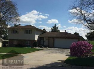 701 Fairacres Rd, Wayne, NE 68787