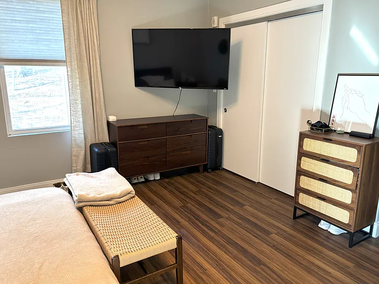 408 E 8th St #3 — Photo 28