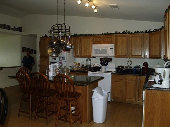 4th image of 515 Spruce St