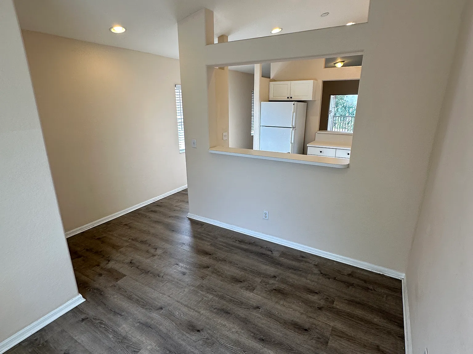 26747 Little John Ct 0911 — Photo 2