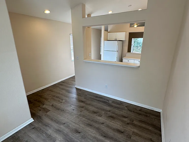 26747 Little John Ct #10 — Photo 2