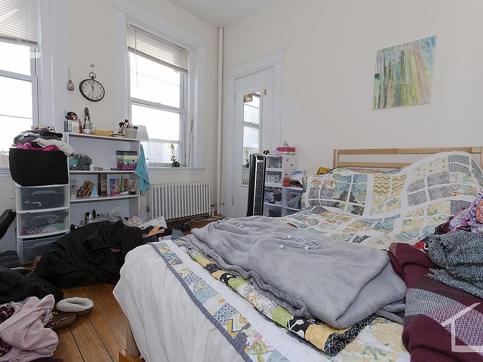 2nd image of 463 Park Dr #14VF