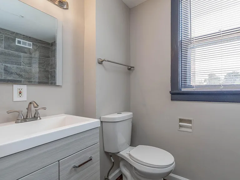 4216 Neosho St #1W — Photo 10