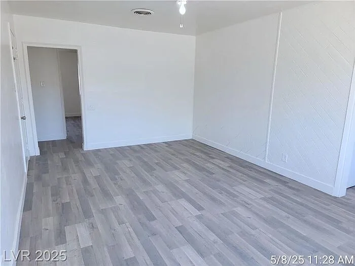 148 W Victory Rd — Photo 3